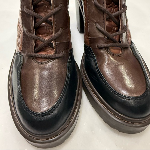 Louise et Cie Leather Boots “ VAMBA” Lace Up Womens 8.5 NEW - Picture 3 of 15